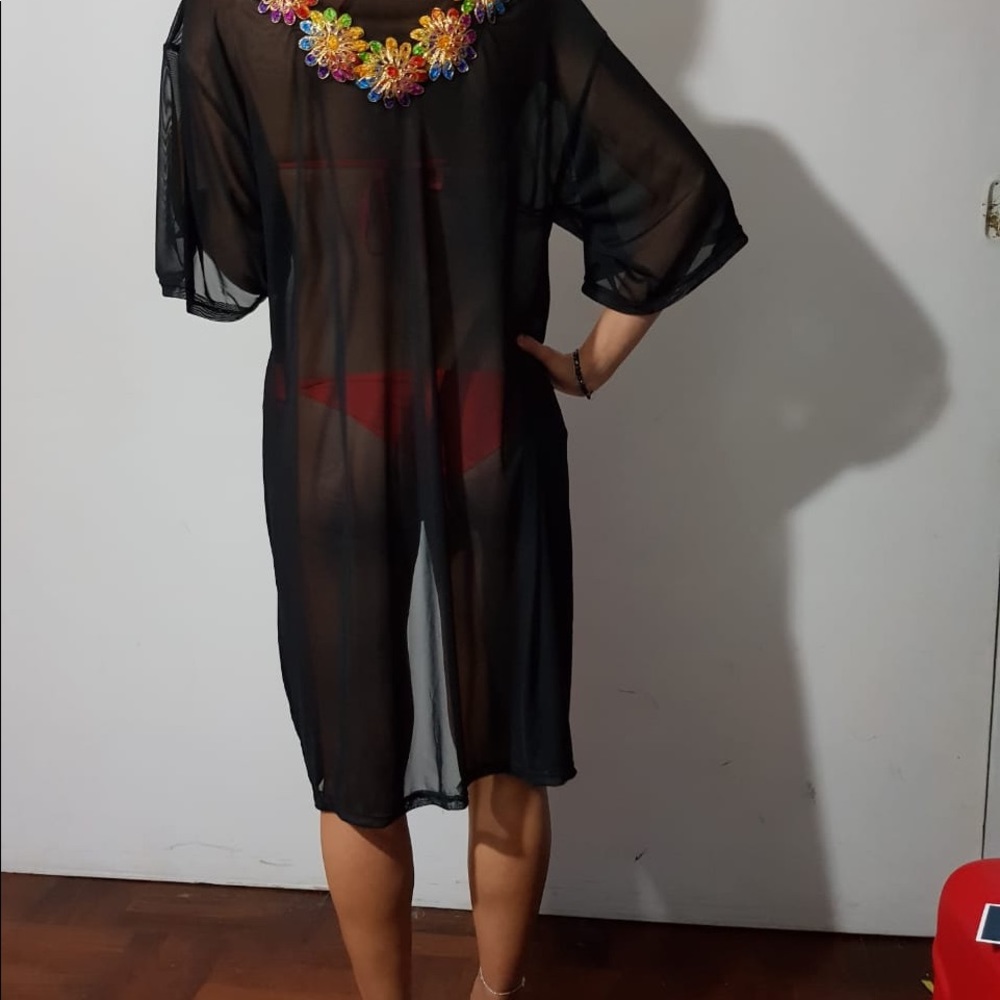 Cover-ups - Picture 3 of 5